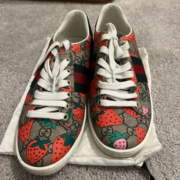 Gucci Strawberry Sneakers Size 36 - Picture 2 of 3